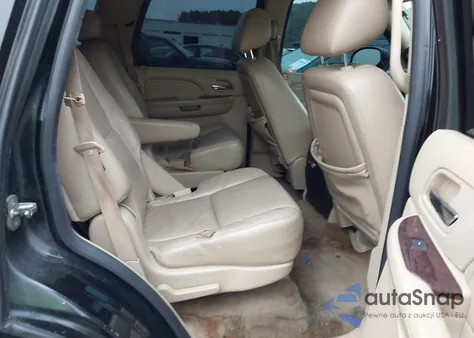 2010 Cadillac Escalade Premium z USA, uszkodzony, nr VIN 1GYUCCEF9AR246737